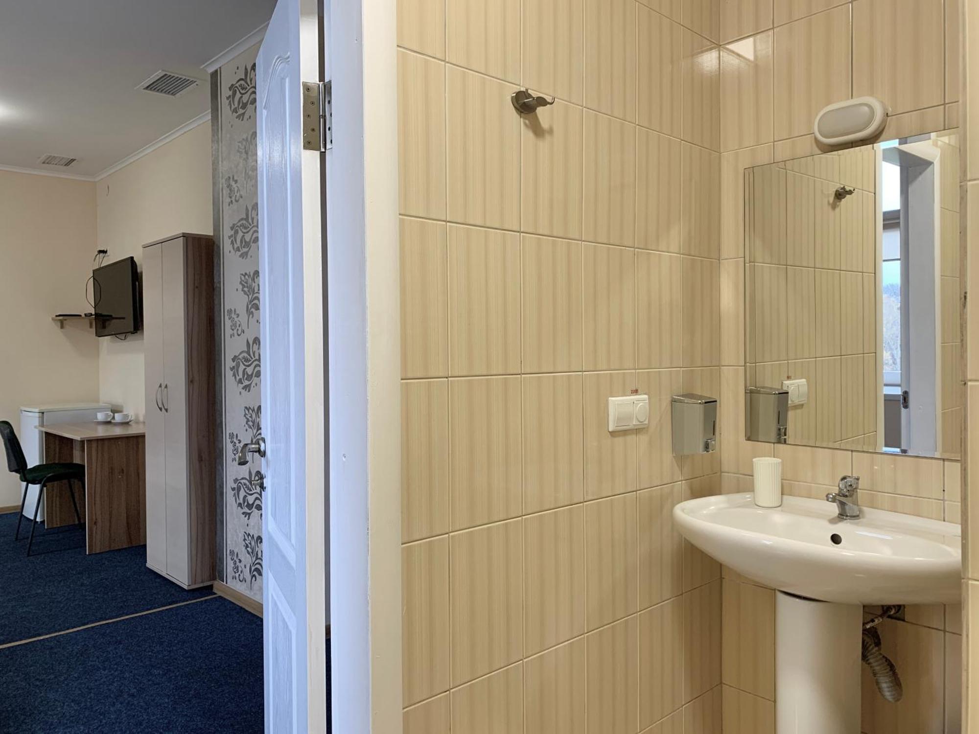 Budget Hotel Ekotel Lviv Dış mekan fotoğraf