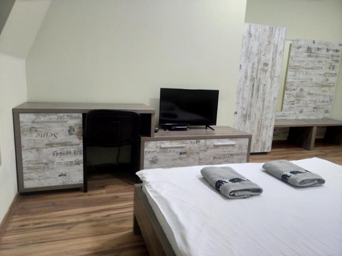 Budget Hotel Ekotel Lviv Dış mekan fotoğraf